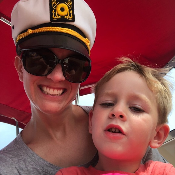 Meet your Posher, Amber - Picture 2 of 4